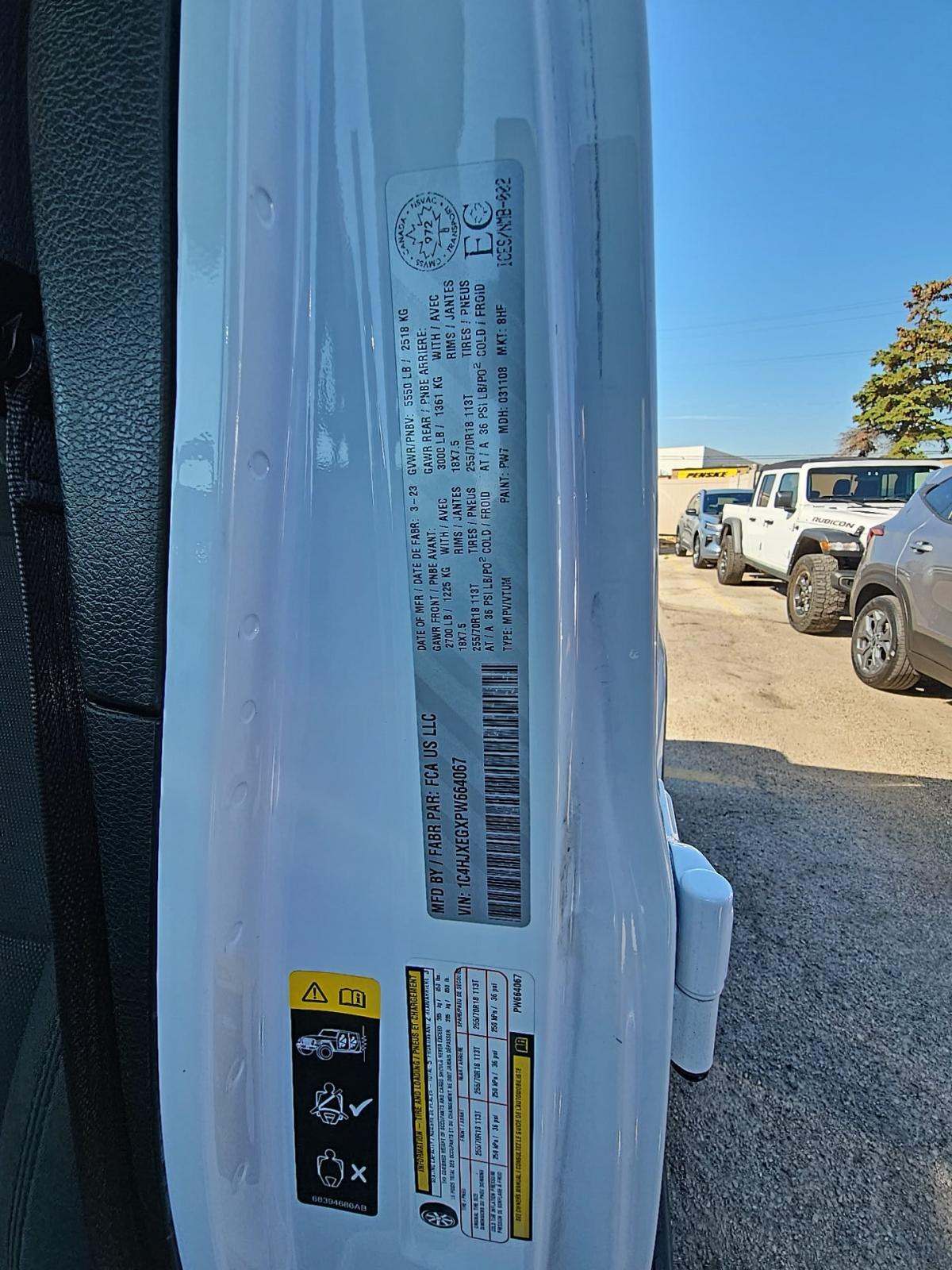 2023 Jeep Wrangler Sahara Altitude AWD