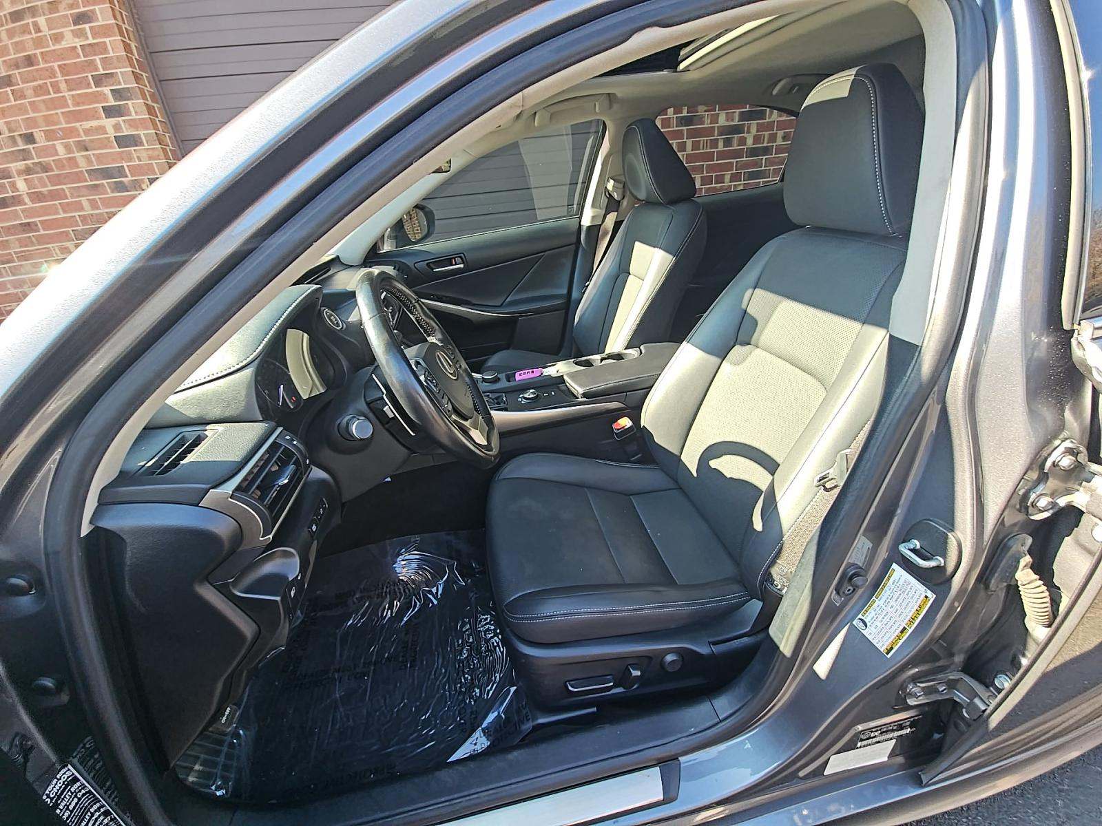 2019 Lexus IS IS 300 AWD