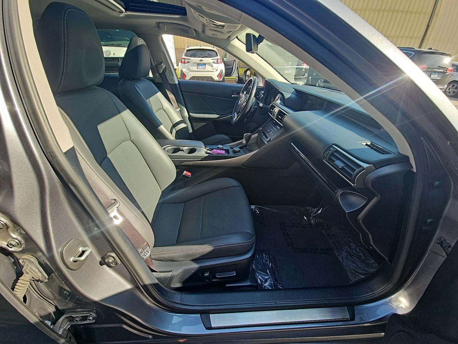 2019 Lexus IS IS 300 AWD