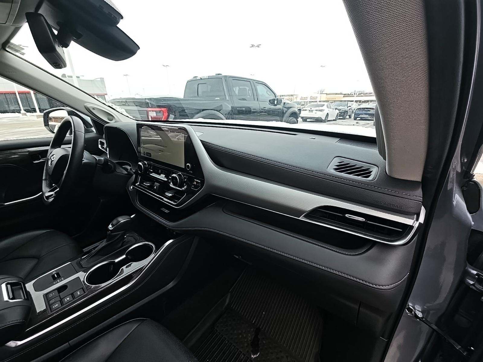 2023 Toyota Highlander Hybrid Platinum AWD