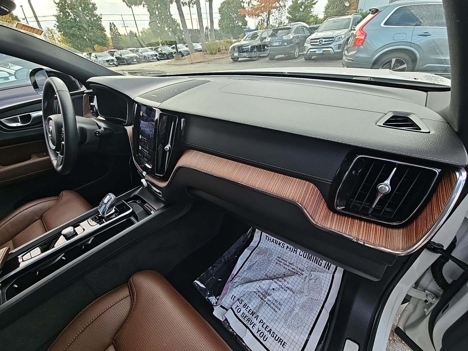 2024 Volvo XC60 Recharge T8 Ultimate AWD