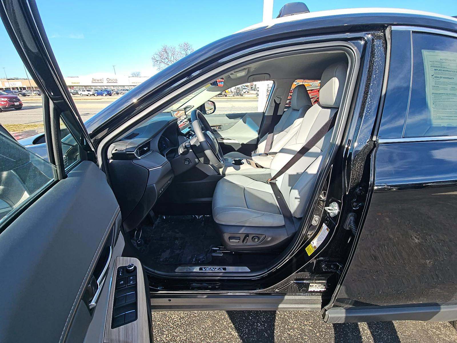 2024 Toyota Venza XLE AWD