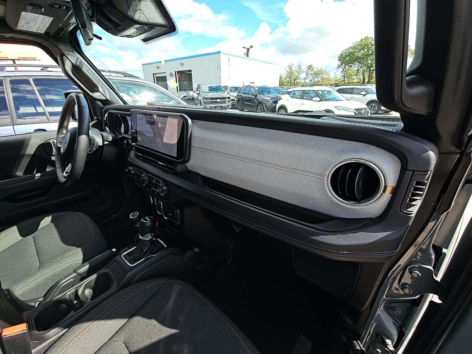 2024 Jeep Wrangler Sahara AWD