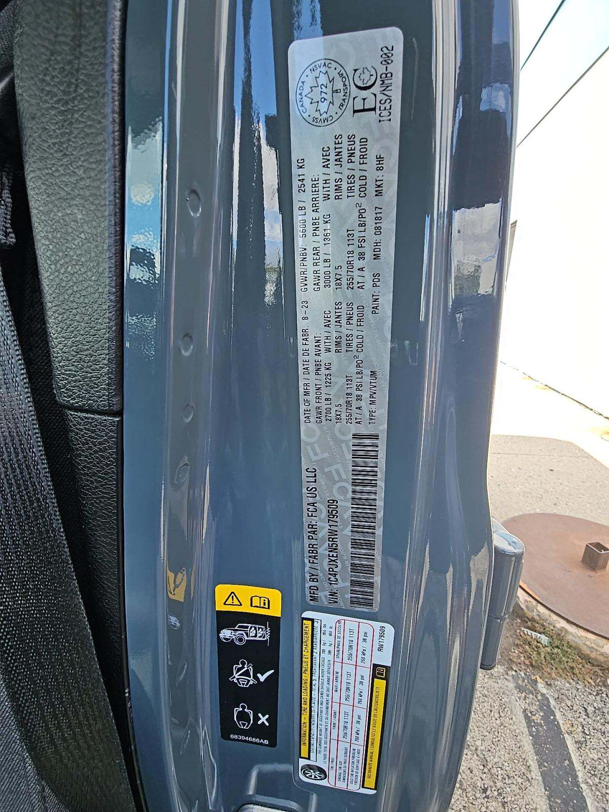 2024 Jeep Wrangler Sahara AWD