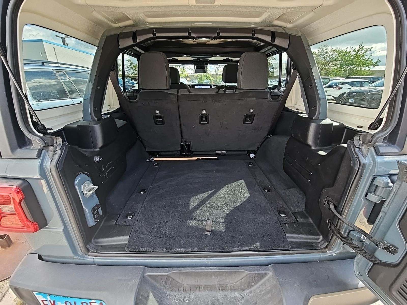 2024 Jeep Wrangler Sahara AWD