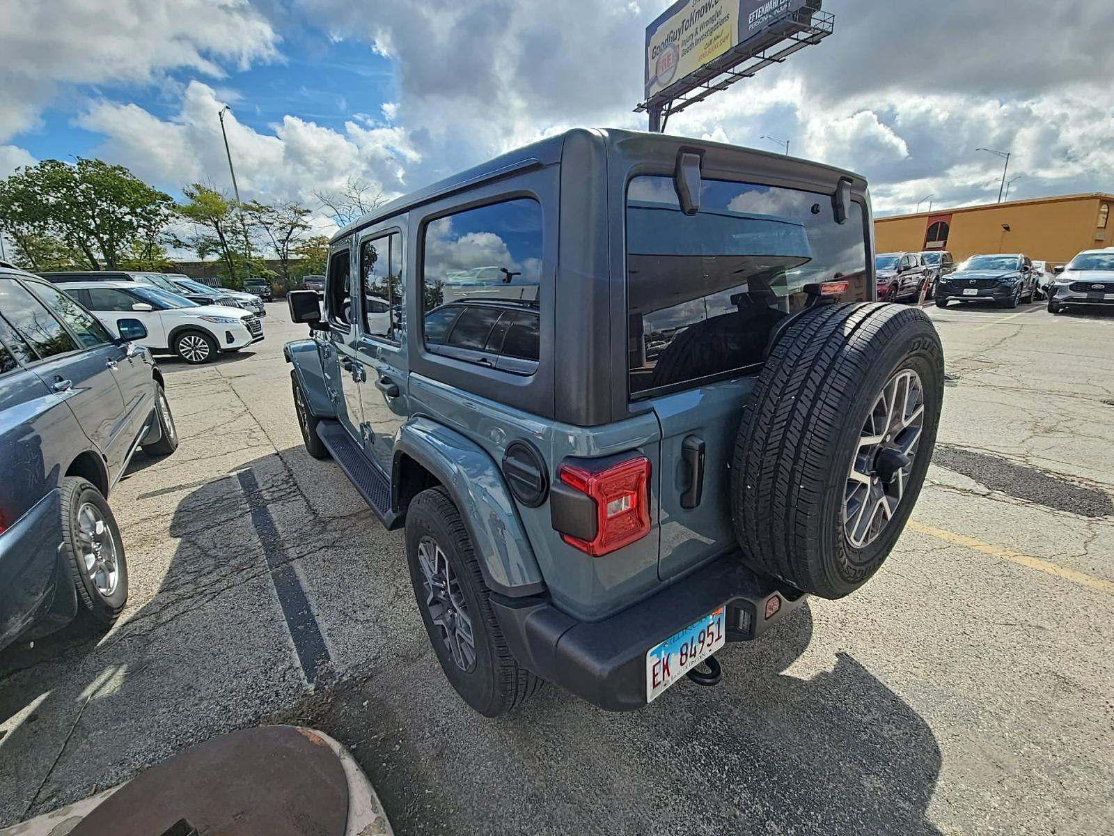 2024 Jeep Wrangler Sahara AWD