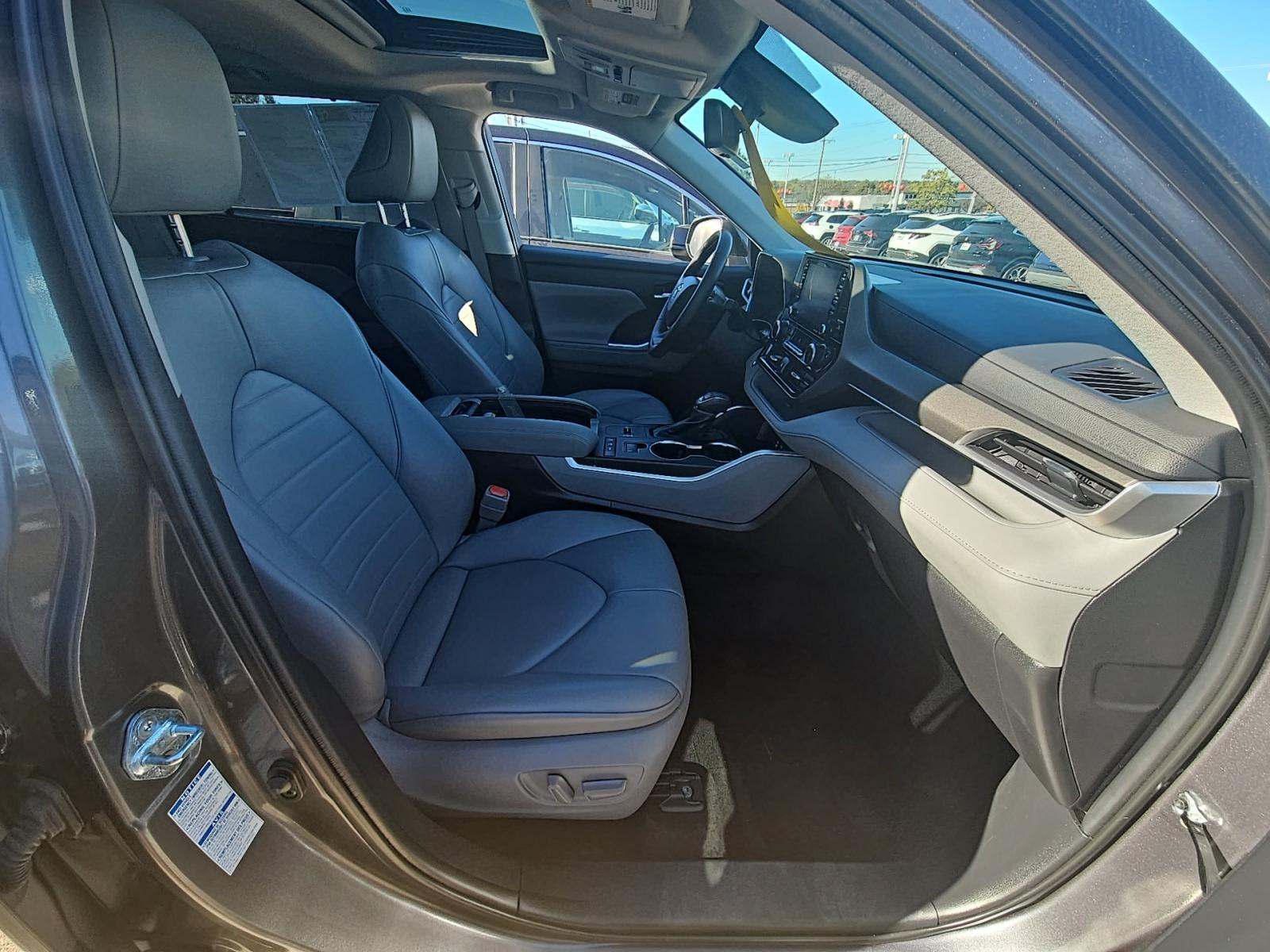 2022 Toyota Highlander Hybrid XLE AWD