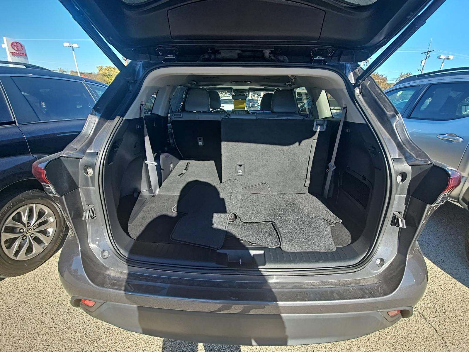 2022 Toyota Highlander Hybrid XLE AWD