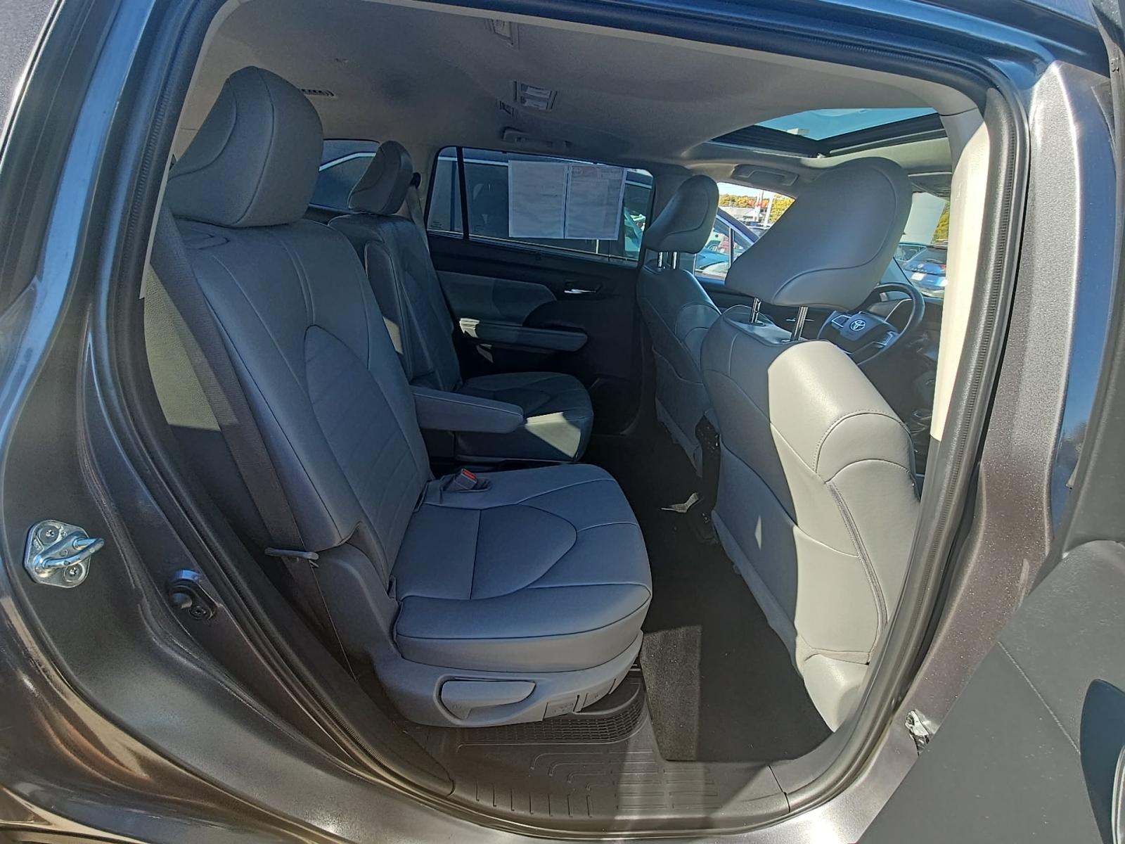 2022 Toyota Highlander Hybrid XLE AWD