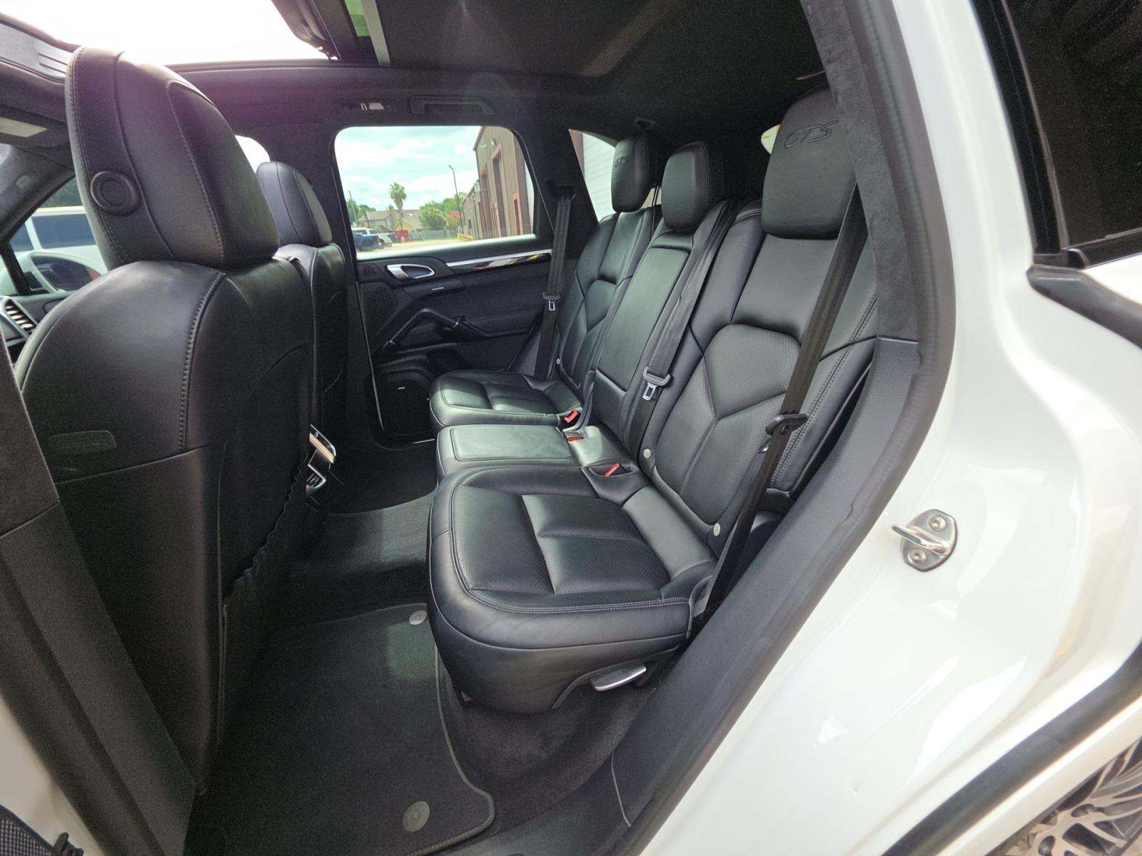PORSCHE CAYENNE - 9