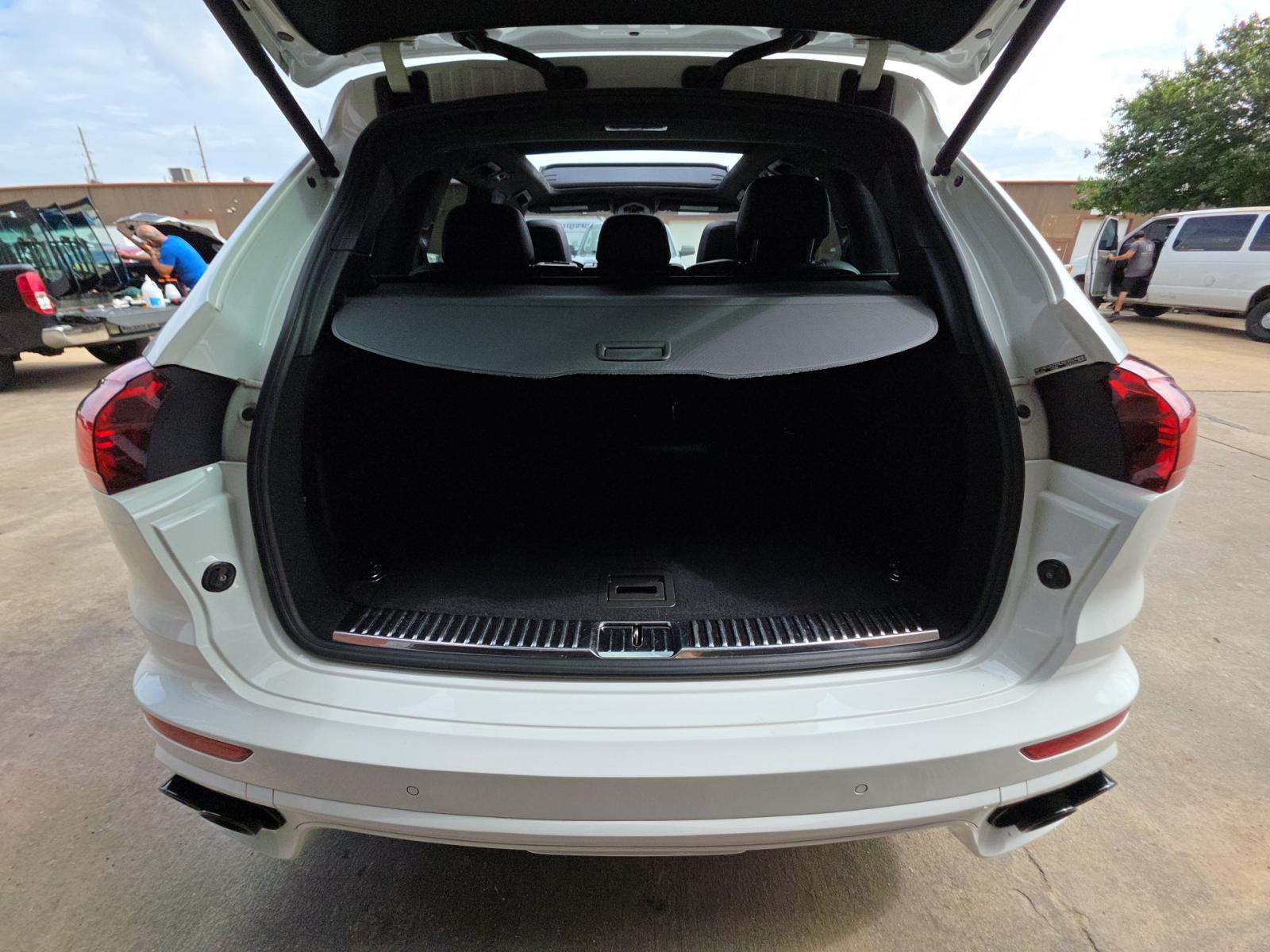PORSCHE CAYENNE - 10