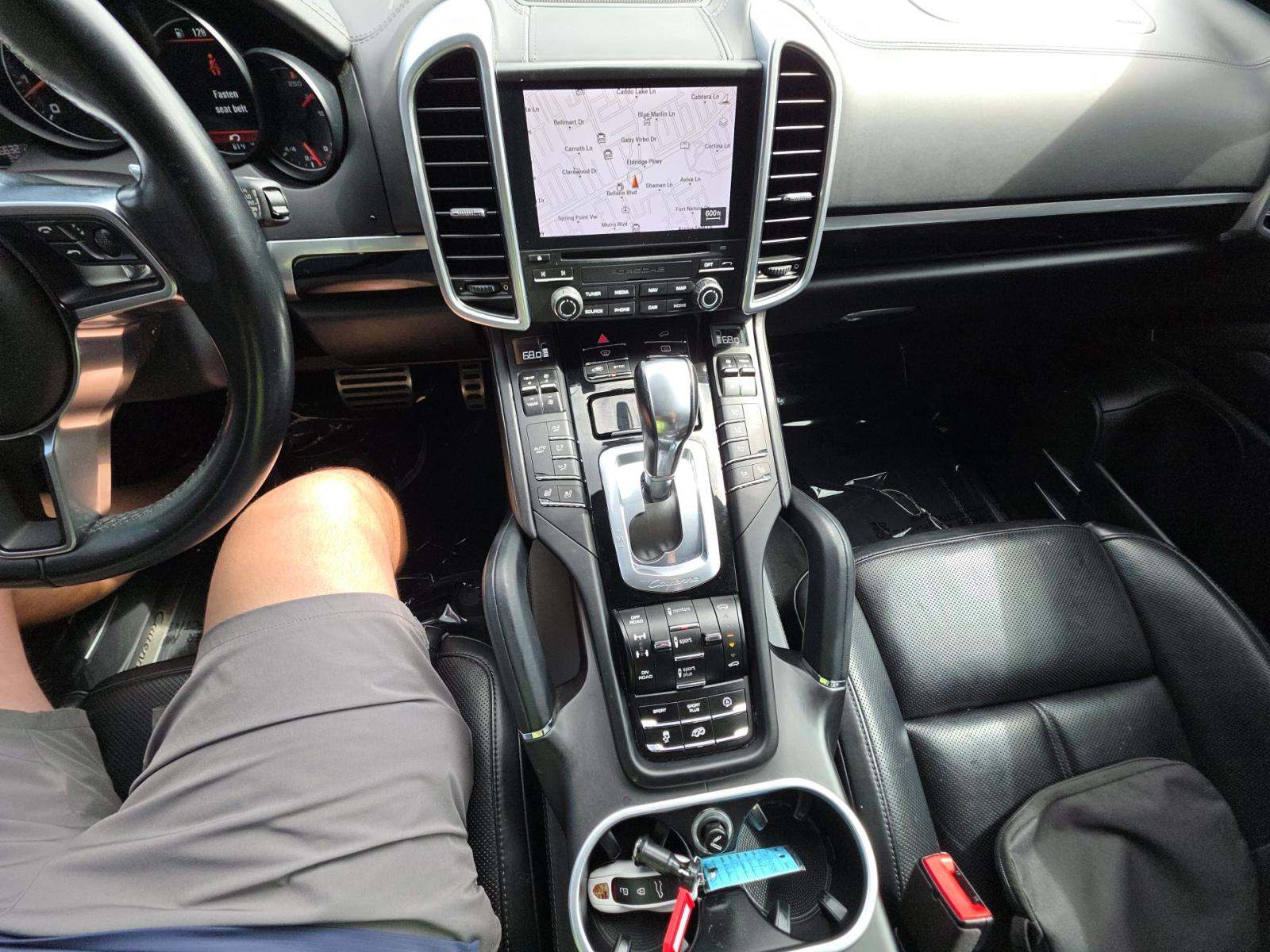 PORSCHE CAYENNE - 6