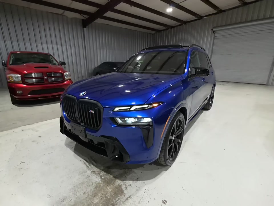2025 BMW X7 M60i AWD