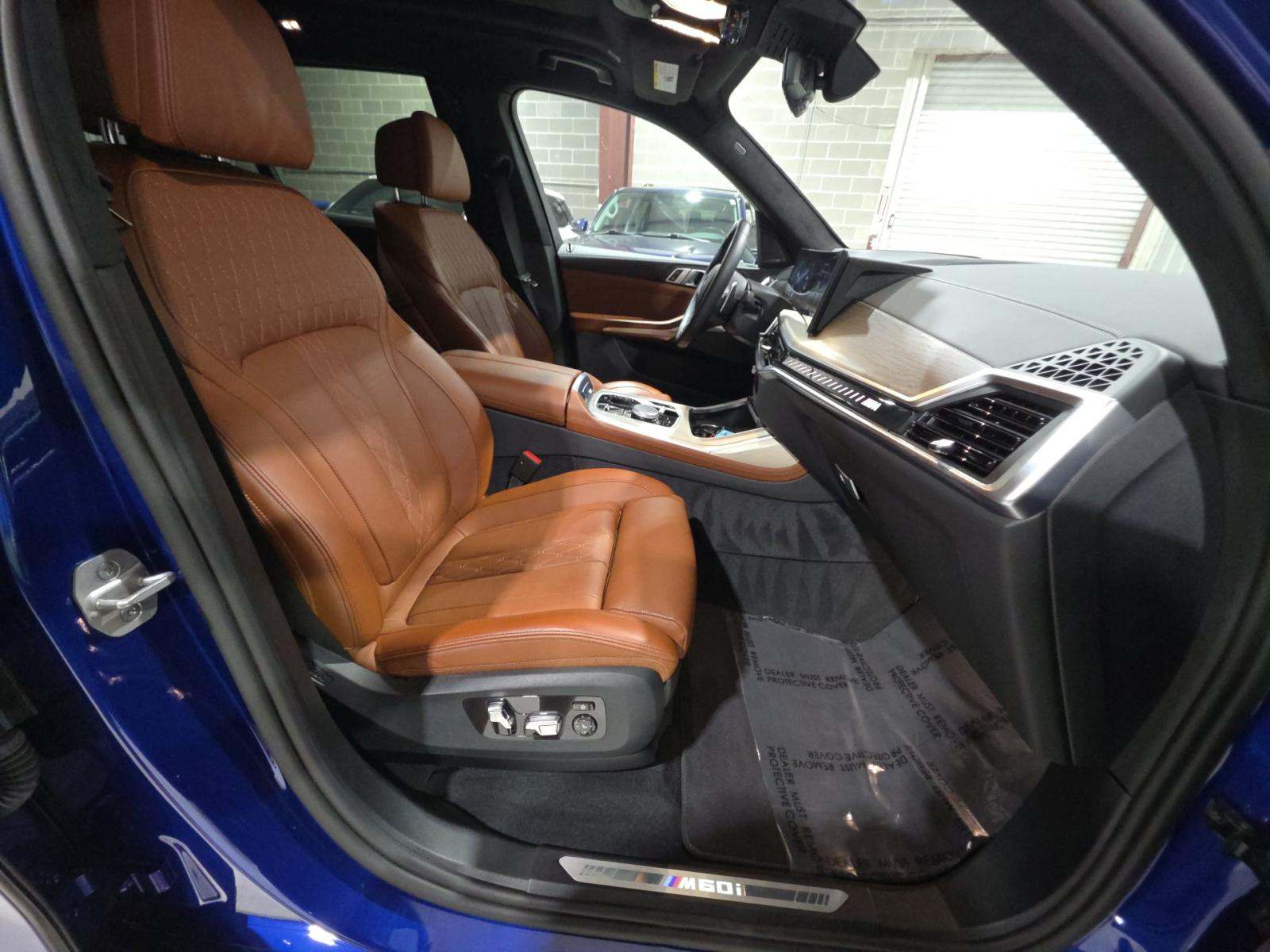 2025 BMW X7 M60i AWD