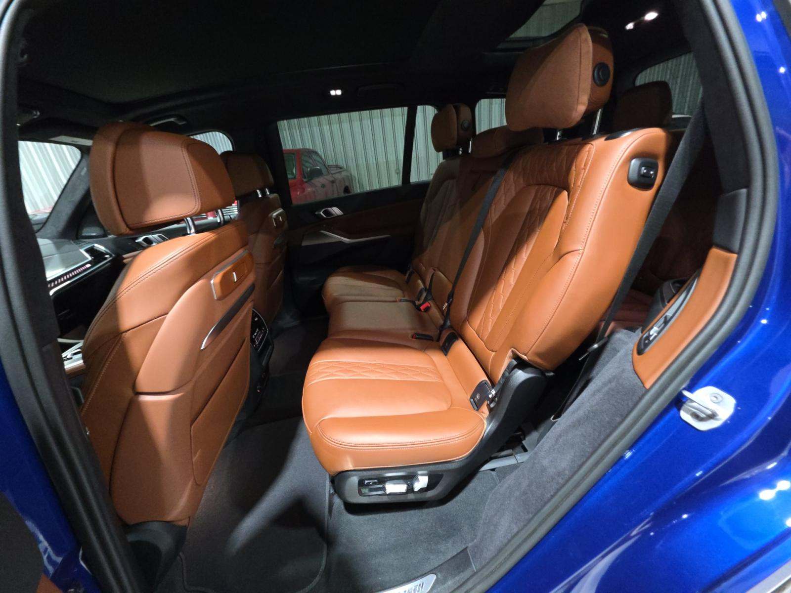 2025 BMW X7 M60i AWD