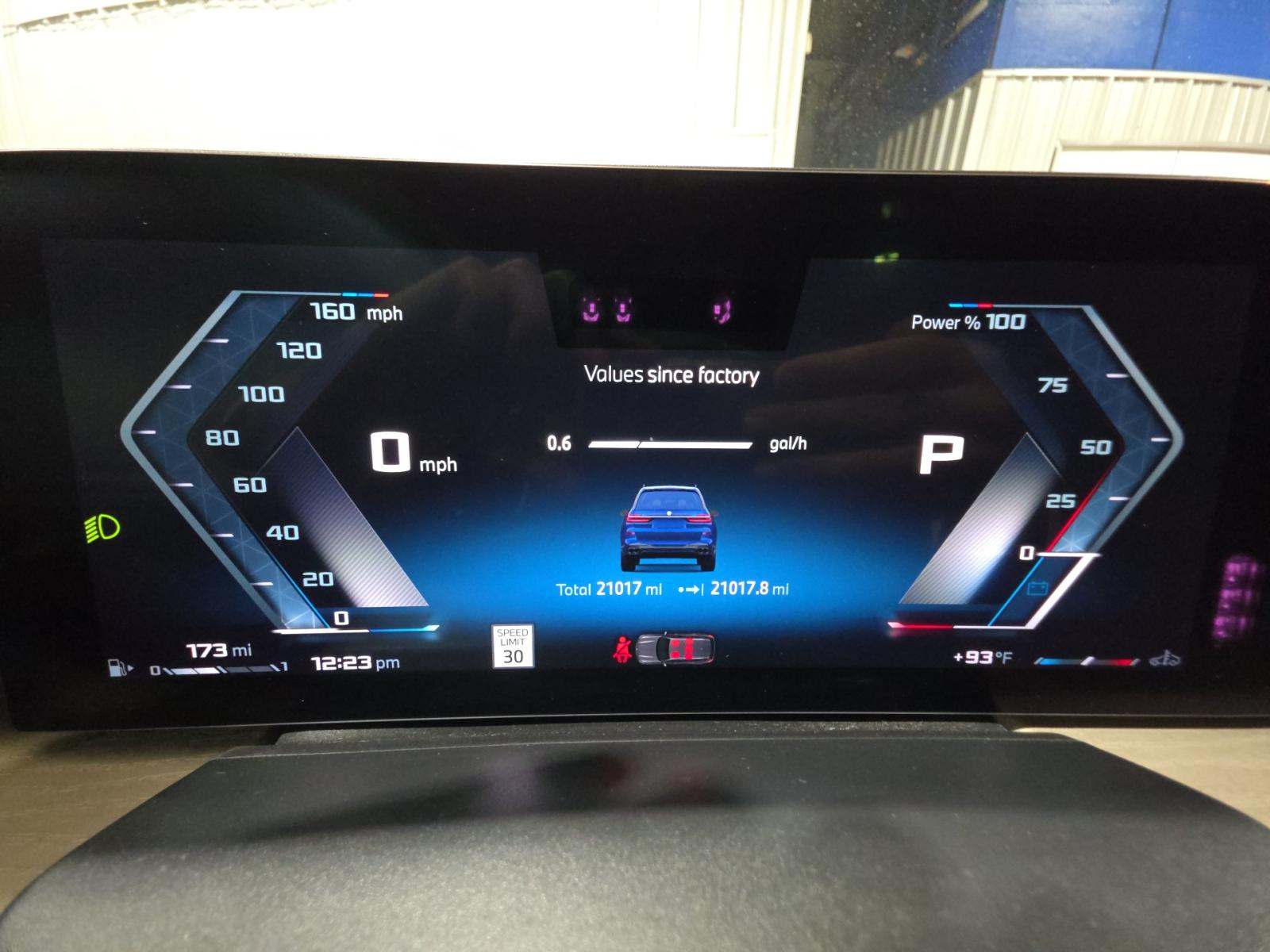 2025 BMW X7 M60i AWD