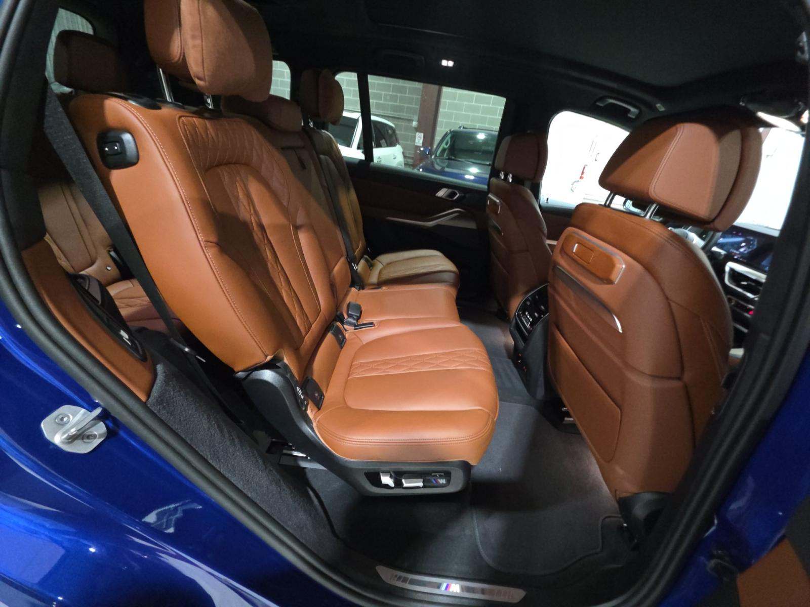 2025 BMW X7 M60i AWD