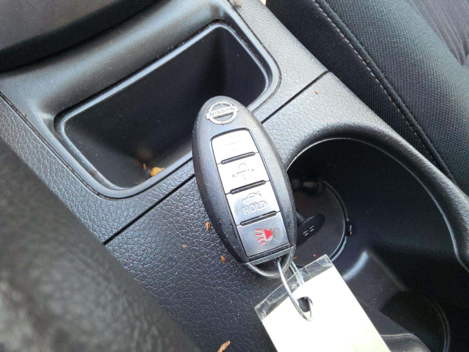 NISSAN SENTRA - 4
