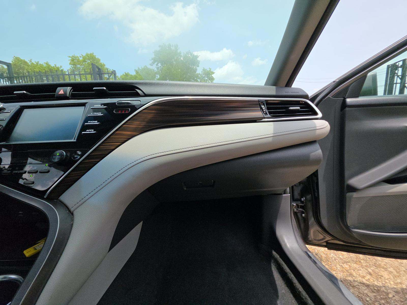 2018 Toyota Camry XLE FWD
