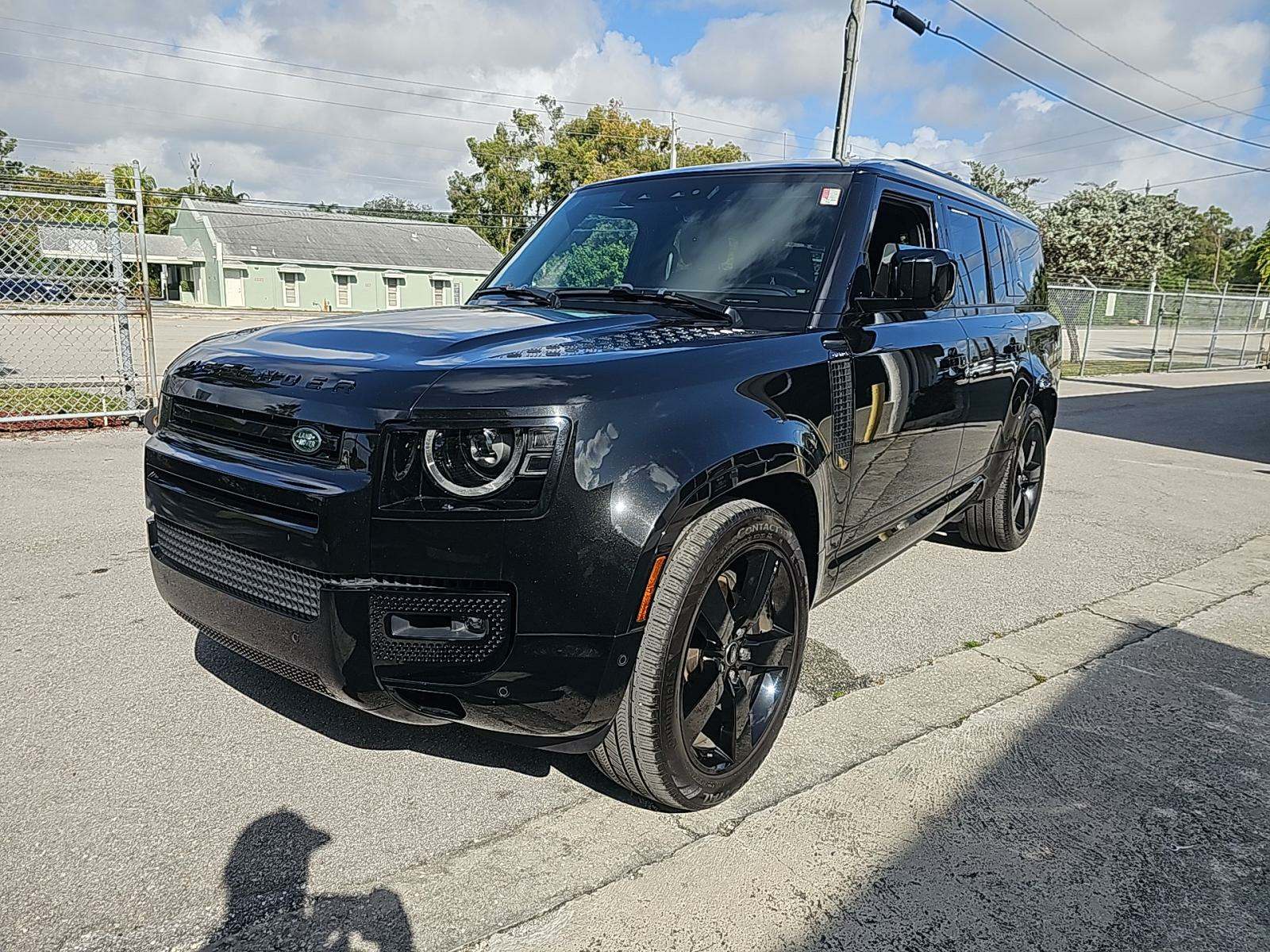 2024 Land Rover Defender 130 X-Dynamic SE AWD
