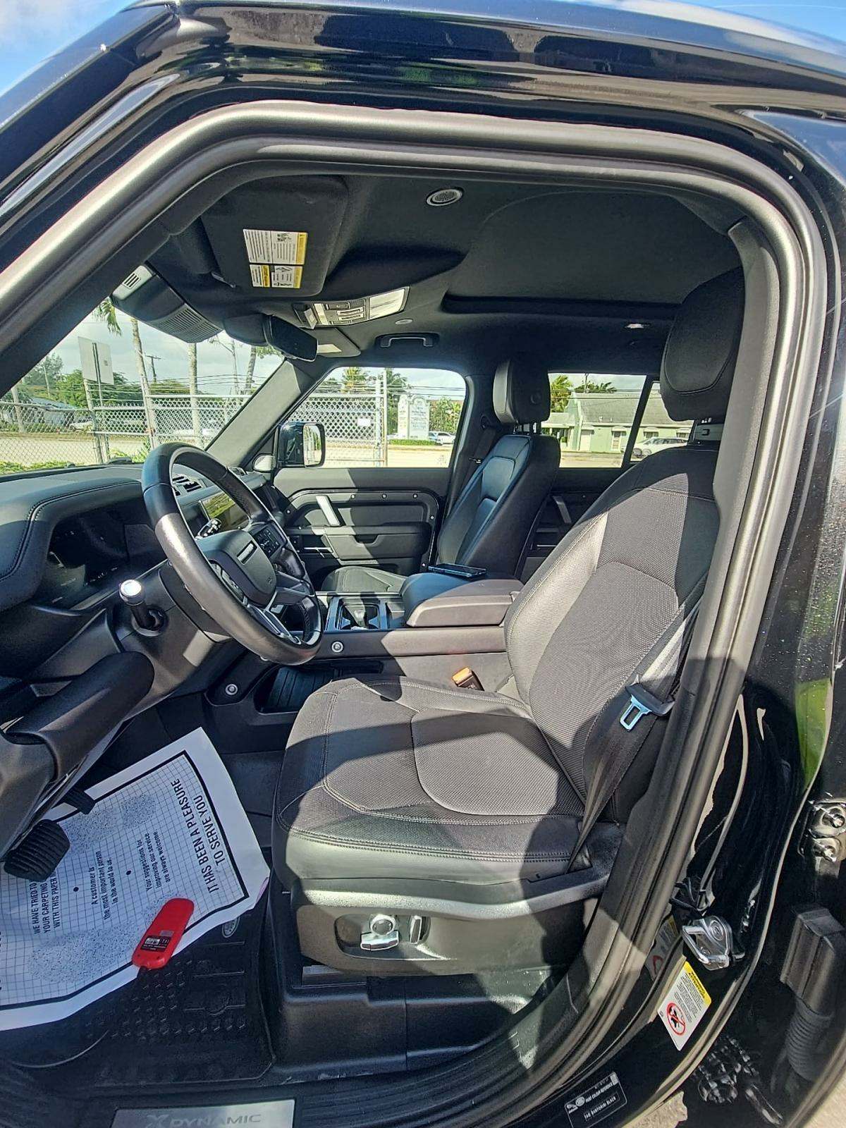 2024 Land Rover Defender 130 X-Dynamic SE AWD