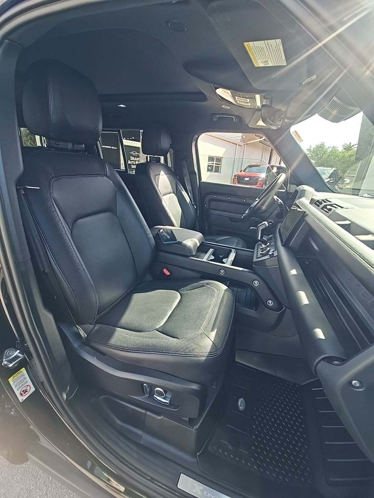 2024 Land Rover Defender 130 X-Dynamic SE AWD