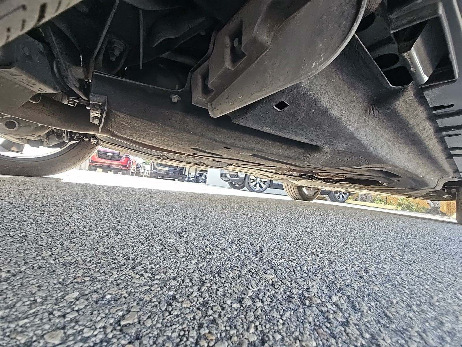 2024 Land Rover Defender 130 X-Dynamic SE AWD