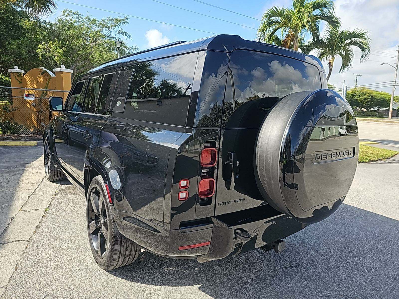 2024 Land Rover Defender 130 X-Dynamic SE AWD