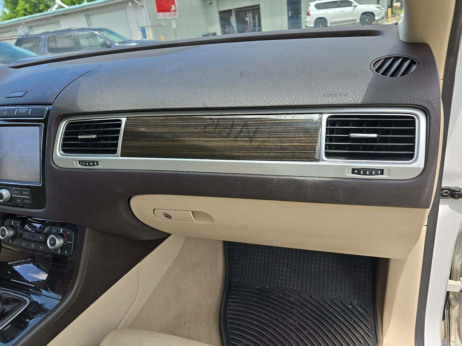 2017 Volkswagen Touareg 3.6L Executive AWD