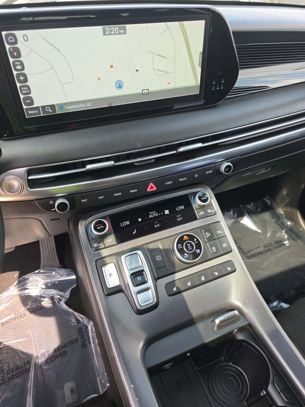 HYUNDAI CALLIGRAPHY NIGHT EDITION - 10