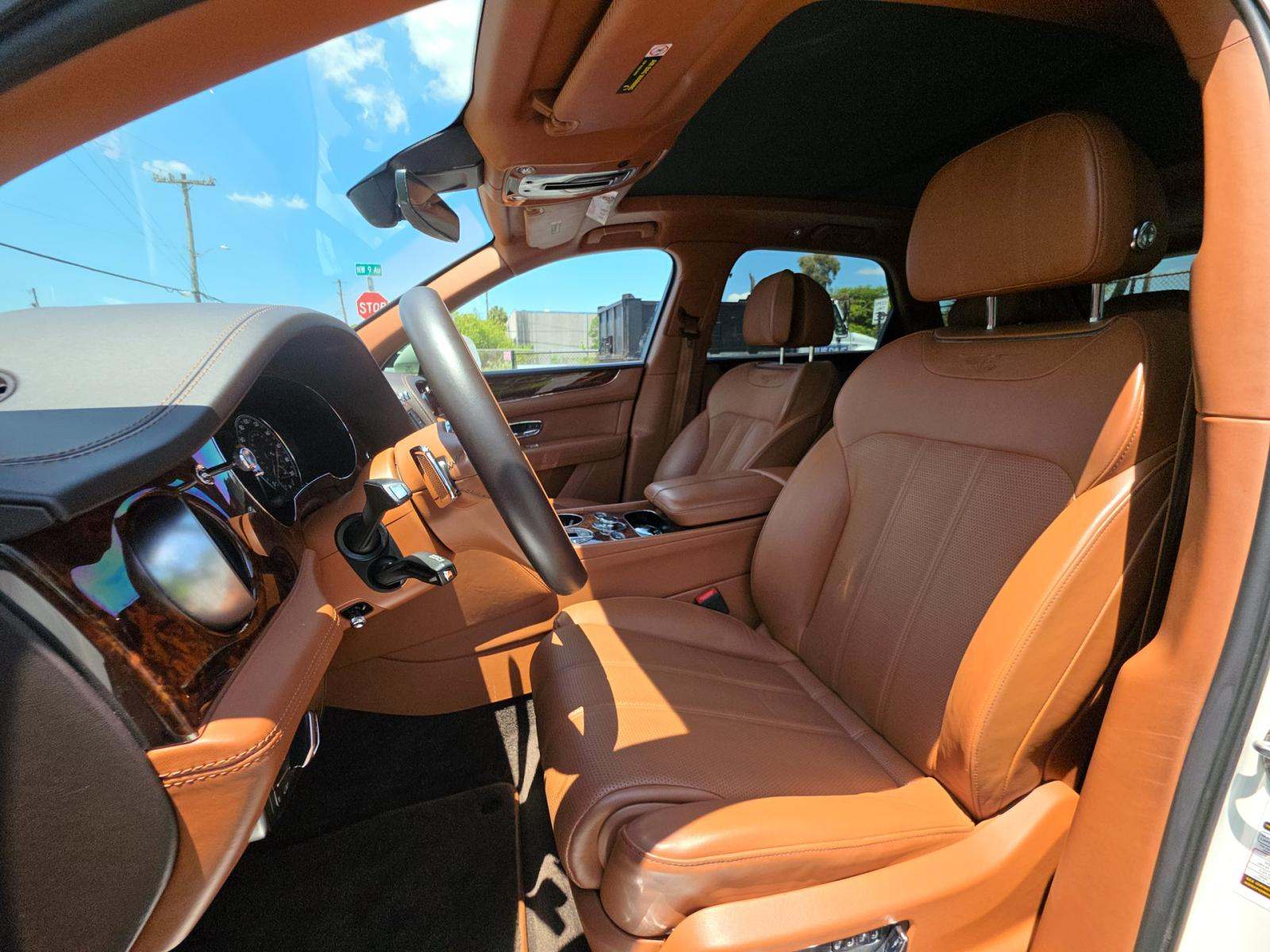 2018 Bentley Bentayga W12 Signature AWD 106309 miles - купити Авто
