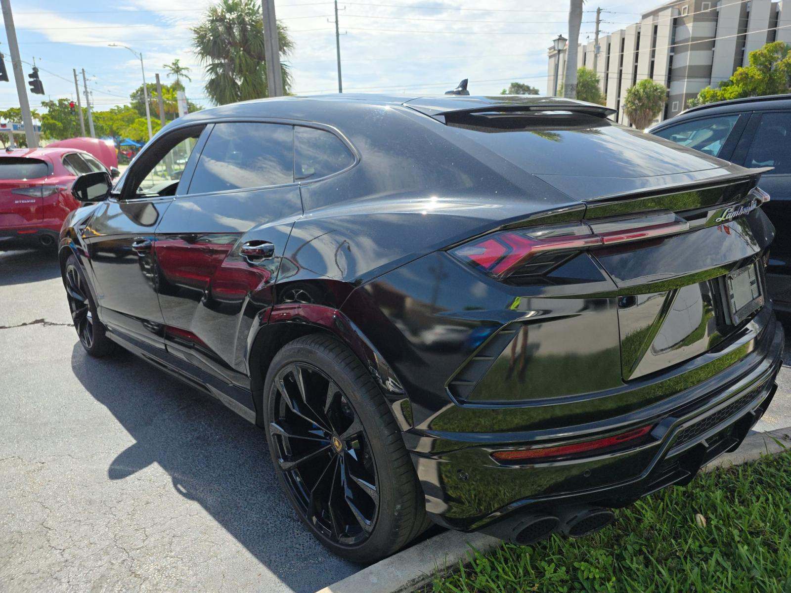 2019 Lamborghini Urus Base AWD