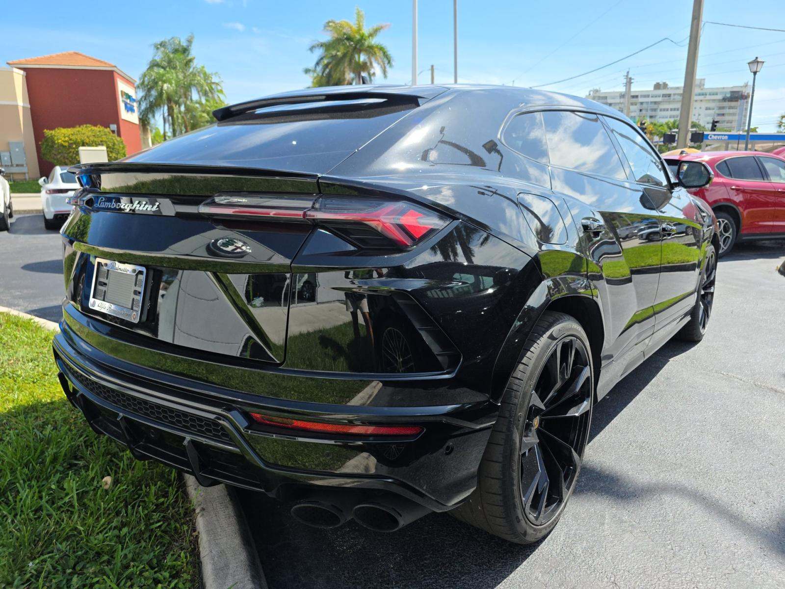 2019 Lamborghini Urus Base AWD