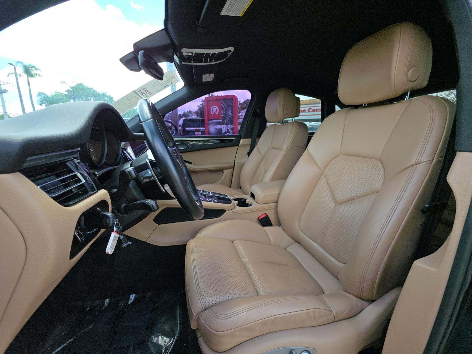 2019 Porsche Macan Base AWD