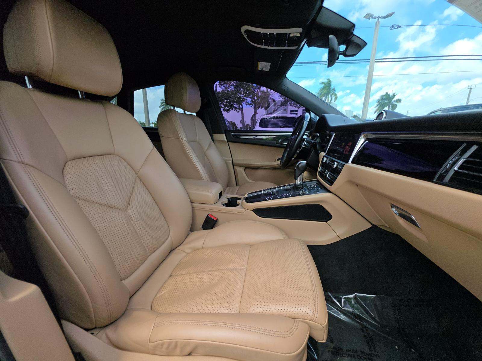 2019 Porsche Macan Base AWD