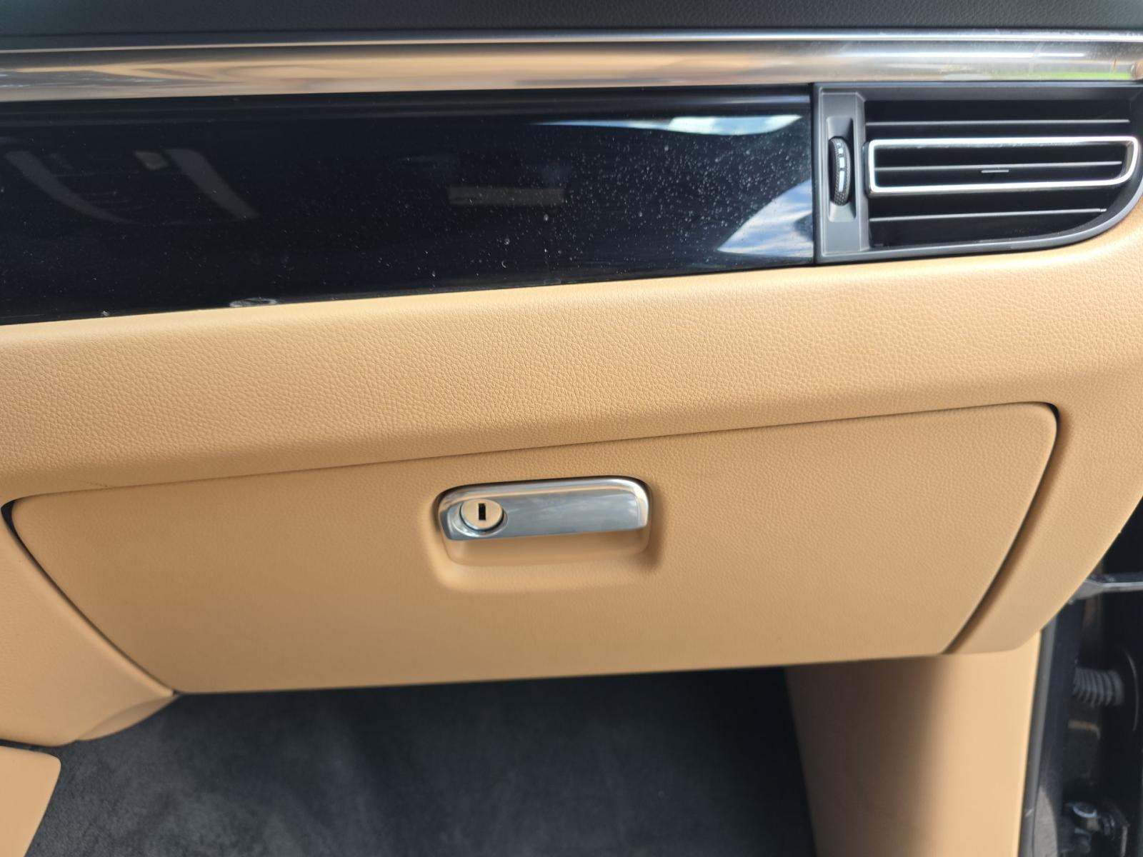 2019 Porsche Macan Base AWD