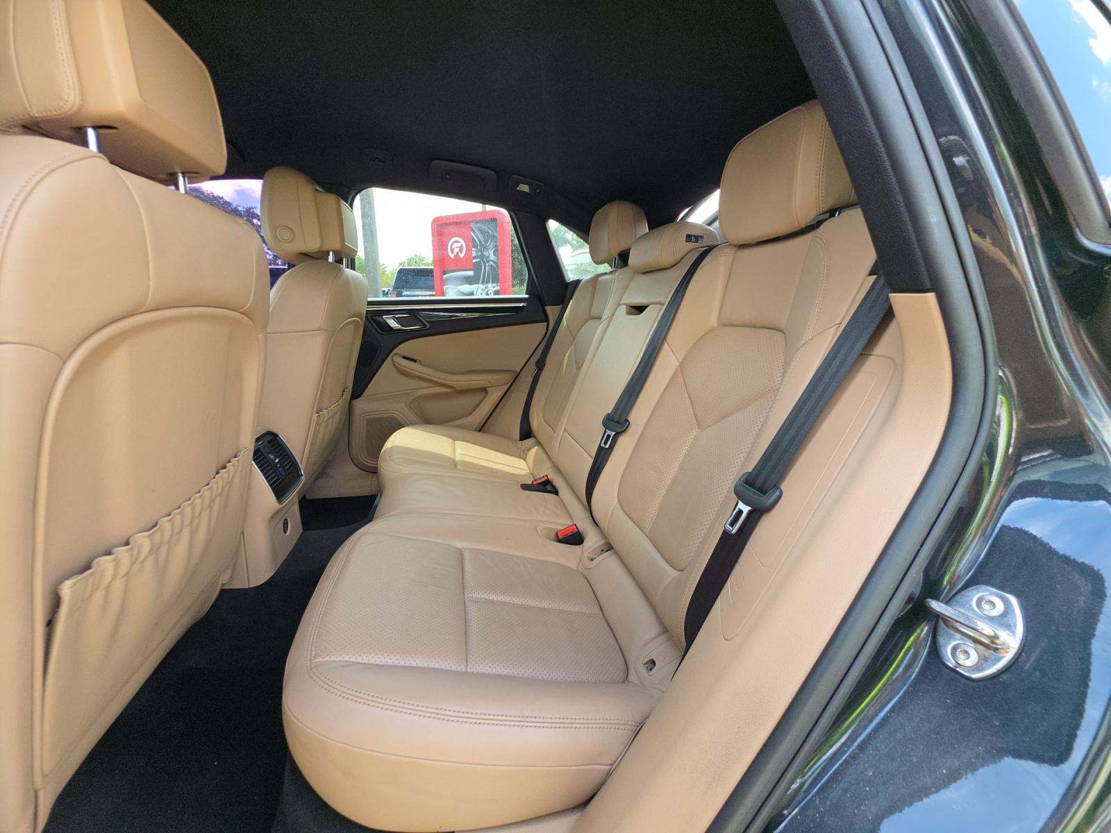 2019 Porsche Macan Base AWD