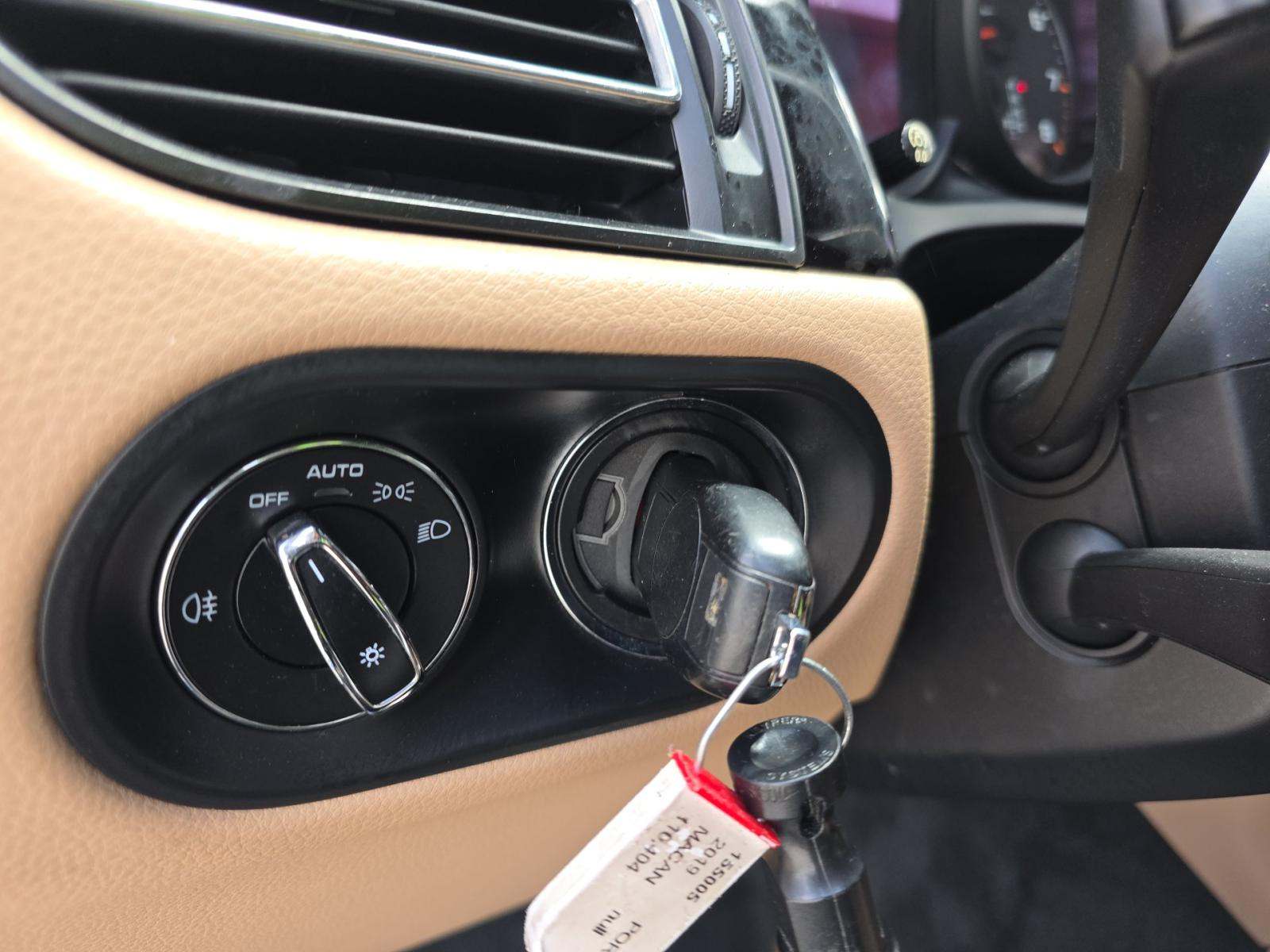 2019 Porsche Macan Base AWD