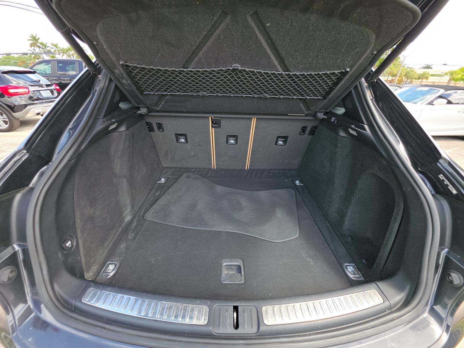 2019 Porsche Macan Base AWD