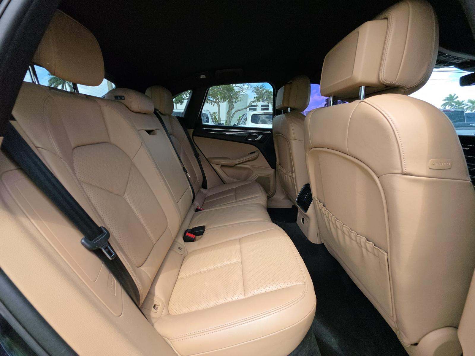 2019 Porsche Macan Base AWD