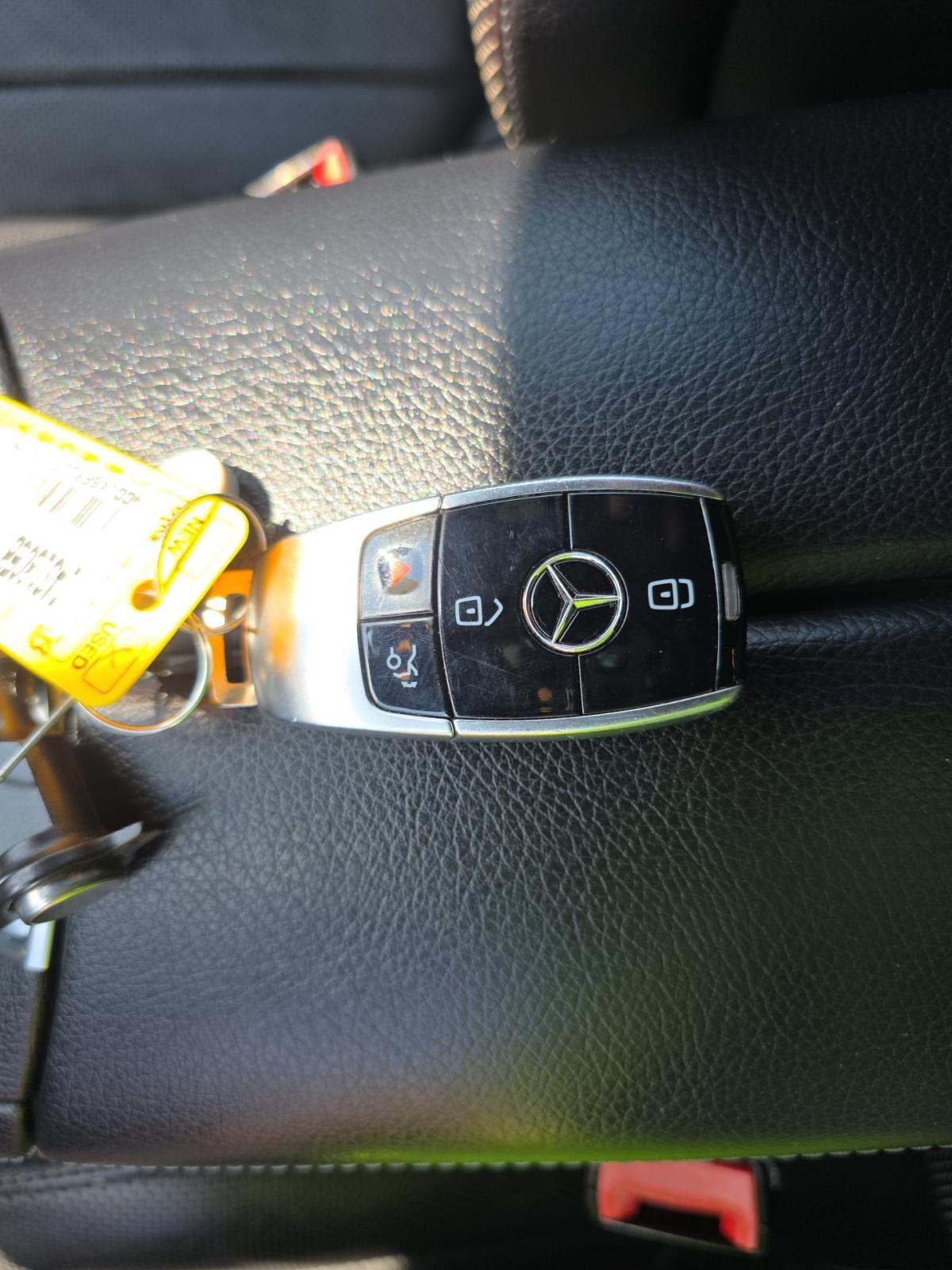 MERCEDES-BENZ E-CLASS - 4