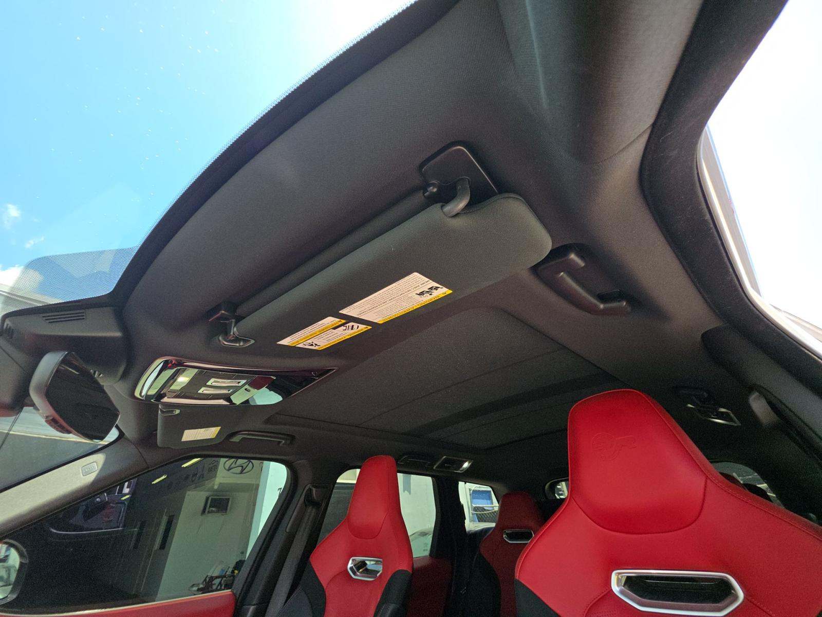 2022 Land Rover Range Rover Sport SVR Carbon Edition AWD