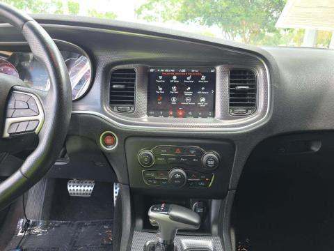 DODGE SRT HELLCAT - 10