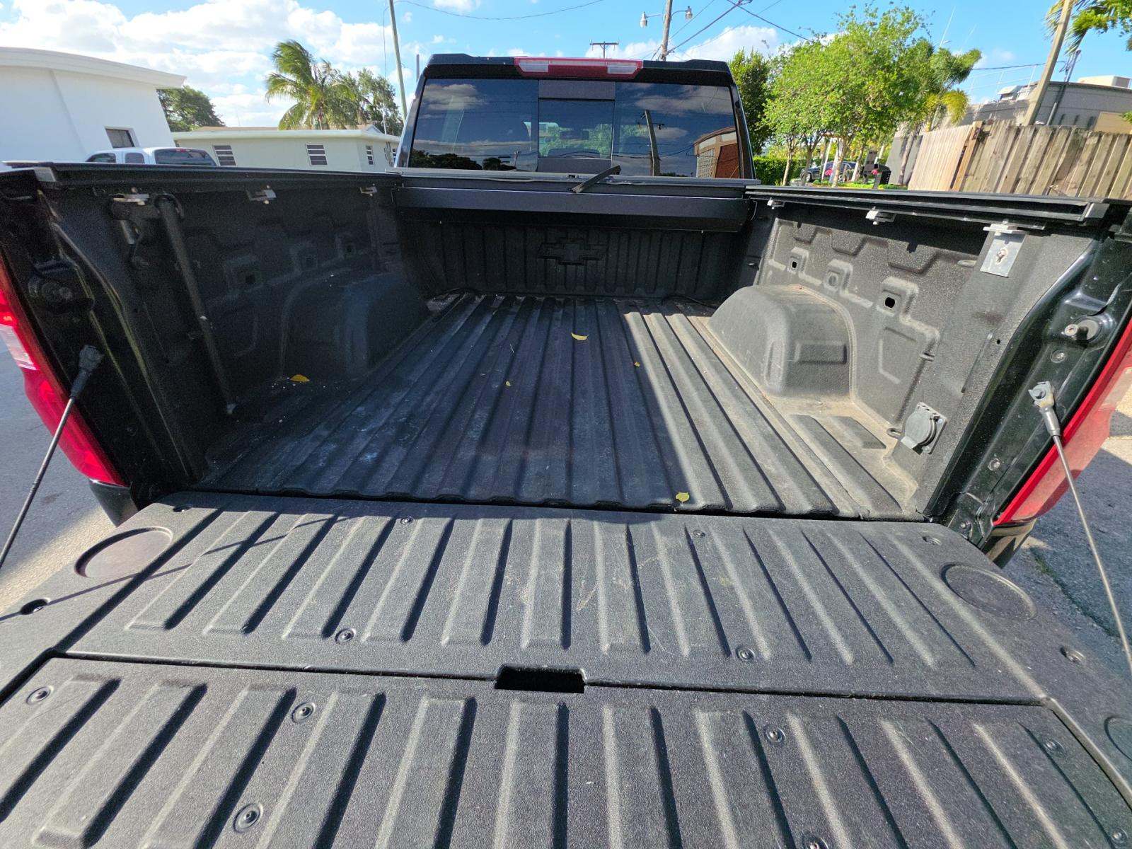 CHEVROLET SILVERADO - 10