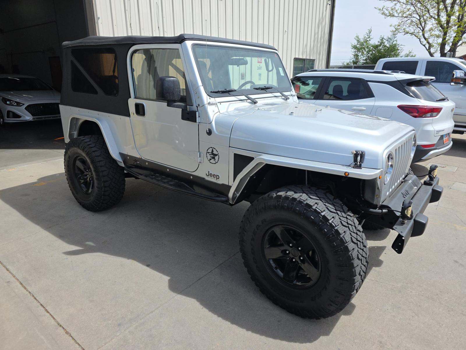 JEEP UNLIMITED LWB - 4