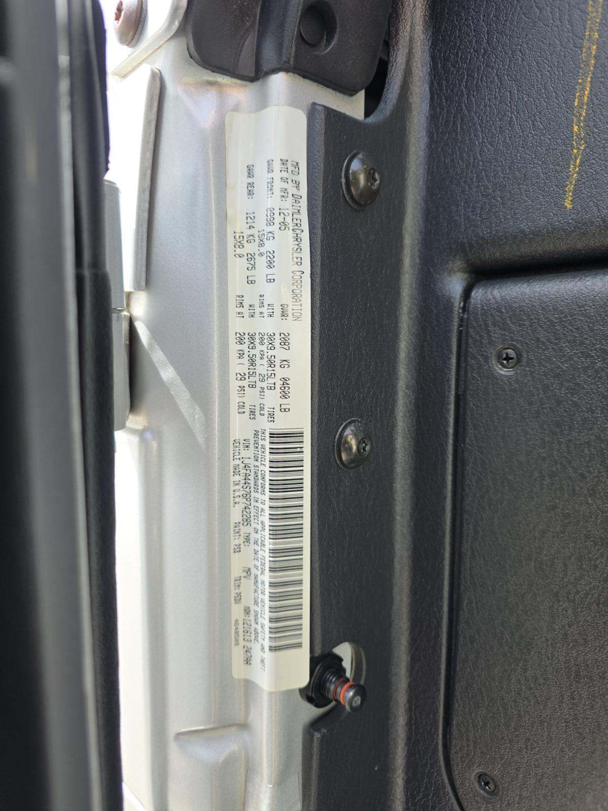 JEEP UNLIMITED LWB - 5