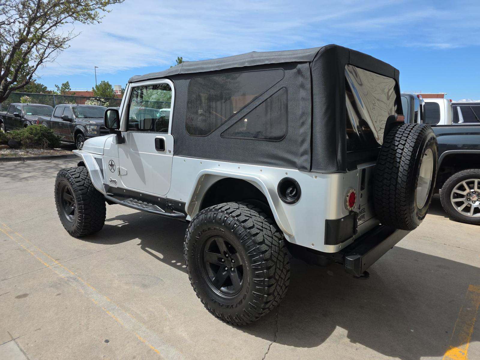 JEEP UNLIMITED LWB - 2