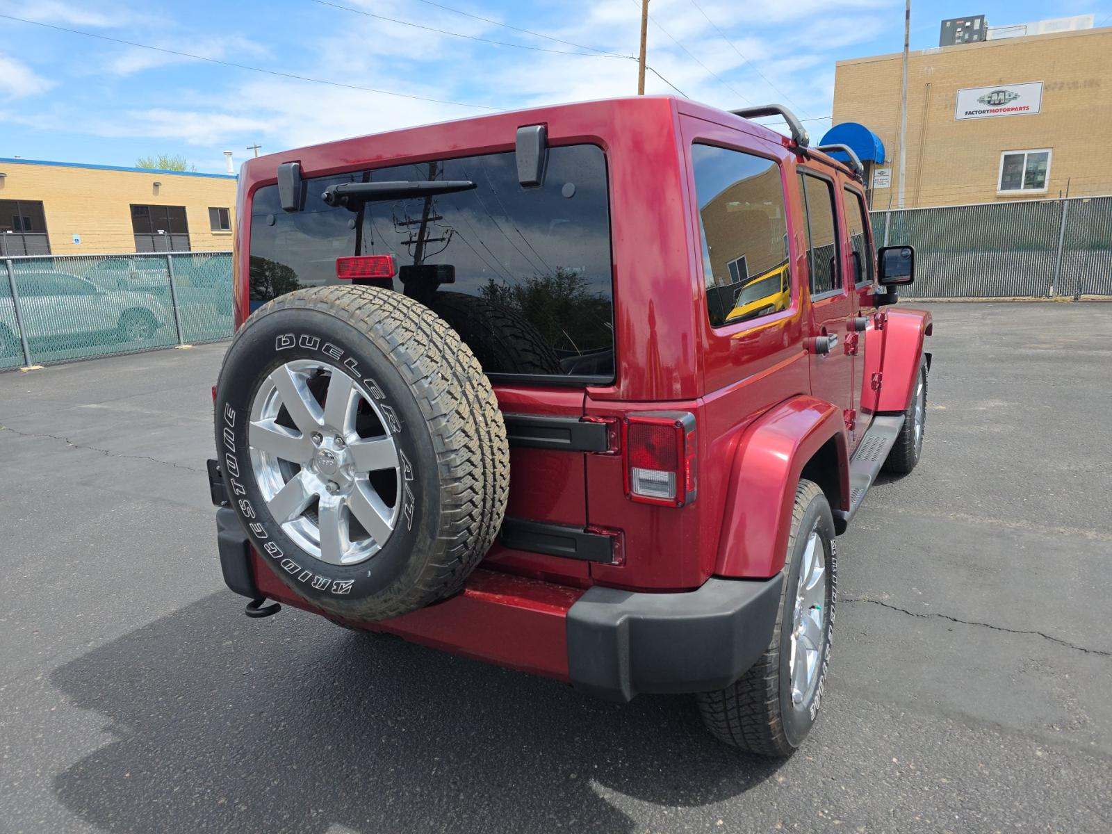 JEEP UNLIMITED SAHARA ALTITUDE EDITION - 3