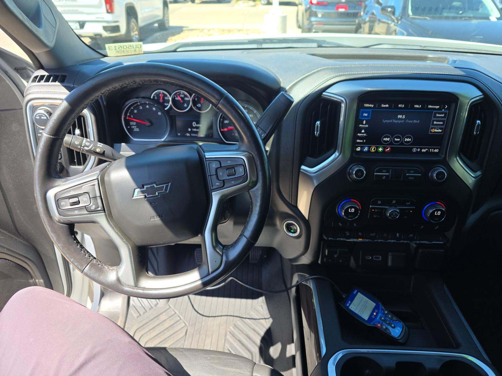 CHEVROLET SILVERADO - 10