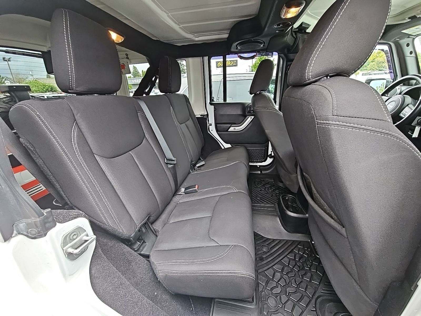 2014 Jeep Wrangler Unlimited Sahara AWD